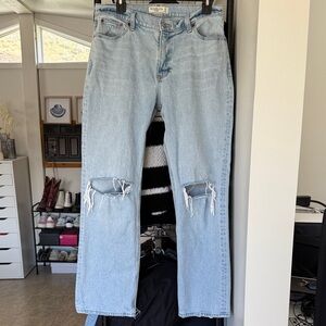 Abercrombie & Fitch Low Rise Baggy Jeans